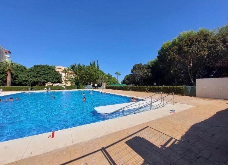 Vista A La Playa, Cerca Del Centro Con Piscina Lejlighed Benalmádena Eksteriør billede