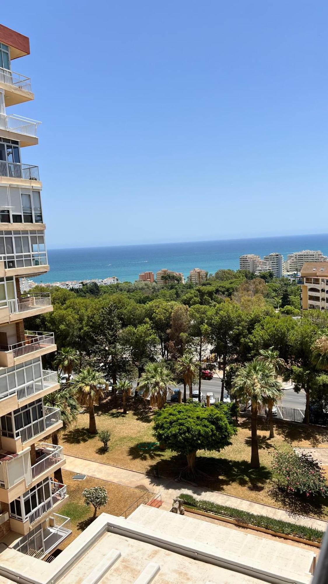 Vista A La Playa, Cerca Del Centro Con Piscina Lejlighed Benalmádena Eksteriør billede